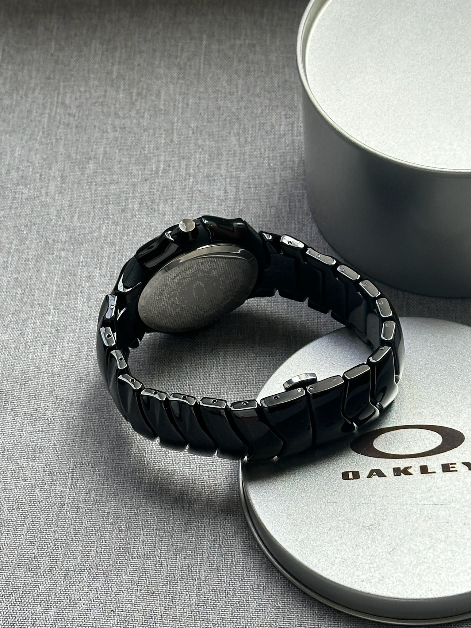 Oakley Blade Watch – Black dial Black SHINY Stainless Steel, Swiss Movement, Collectible Men’s Watch